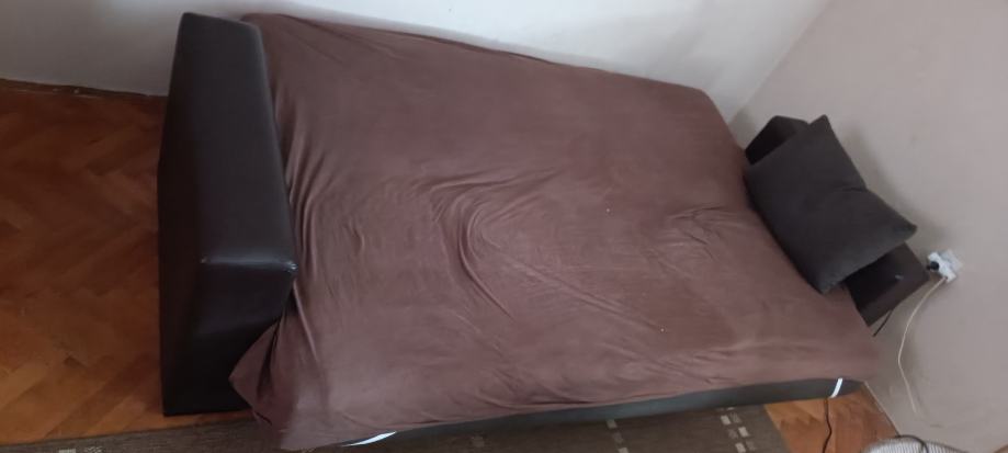Kauč, POKLANJAMO , sklopivi krevet sa spremnikom za posteljinu